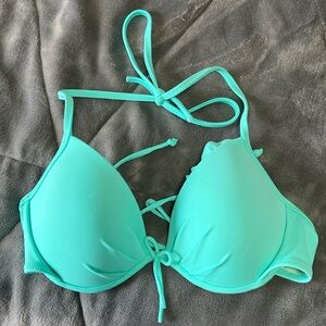 Never worn Victoria’s Secret bikini top